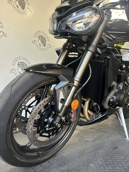 2025 Triumph STREET TRIPLE 765 RS