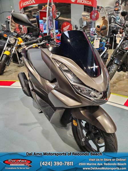 2024 Honda PCXImage 7