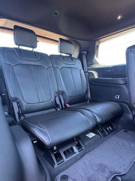 New 2026 Jeep Grand Cherokee L Limited Reserve 4x4Image 16