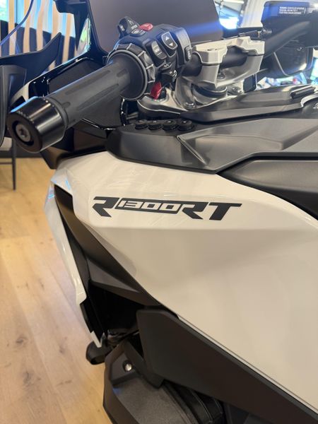 2026 BMW R 1300 RT ALPINE WHITE.. DEMO!!