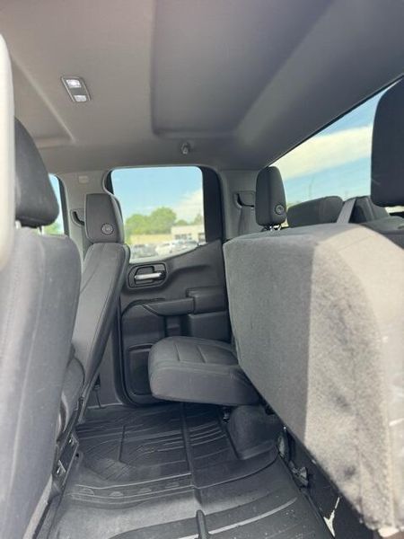 2020 Chevrolet Silverado 1500 CustomImage 11