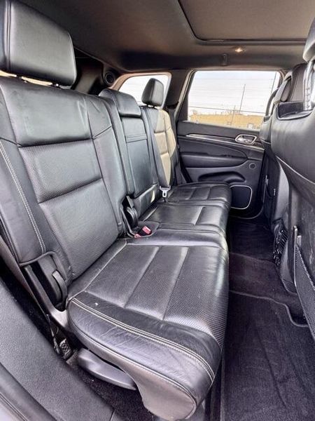 Used 2017 Jeep Grand Cherokee OverlandImage 16