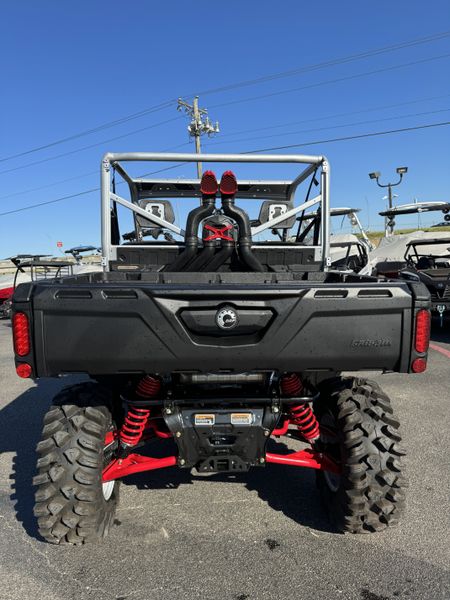 2024 CAN-AM DEFENDER X MR WITH HALF DOORS HD10 HYPER SILVER  LEGION REDImage 4