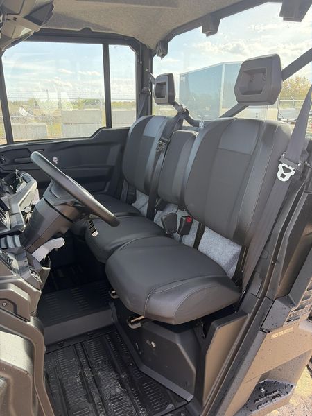 New 2026 Can-Am DEFENDER XT CAB HD11 WSCREEN 