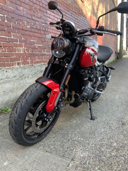 2025 Triumph TRIDENT 660