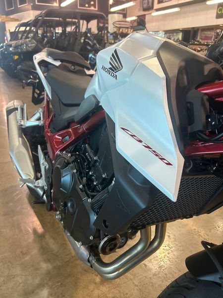 New 2025 Honda CB 750 HORNET Image 8