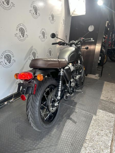 2024 Triumph BONNEVILLE T120 BLACK