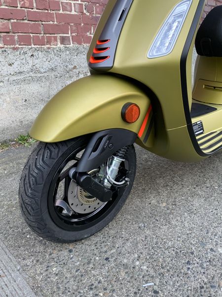 New 2024 Vespa 150 SPORT 