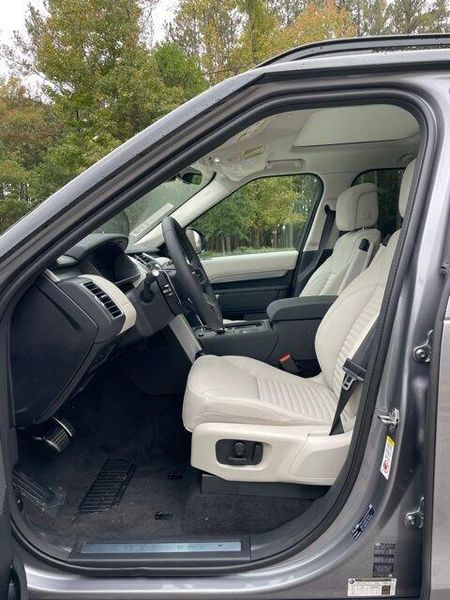 Used 2025 Land Rover Discovery Dynamic SE
