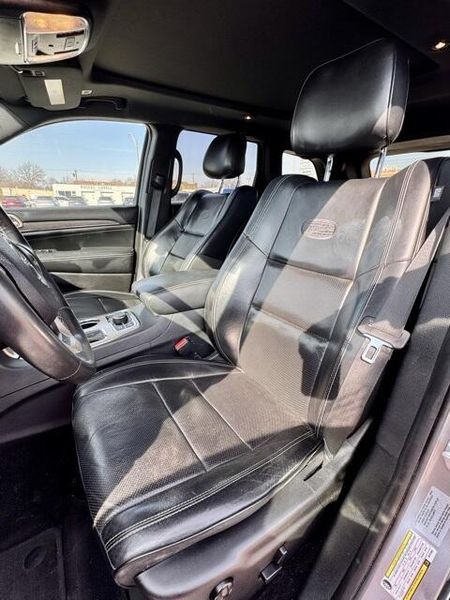 Used 2017 Jeep Grand Cherokee OverlandImage 11