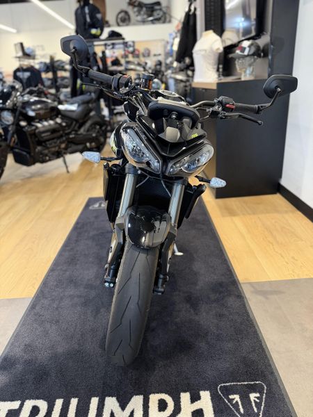 2025 Triumph Street Triple 765 RS - PHANTOM BLACK