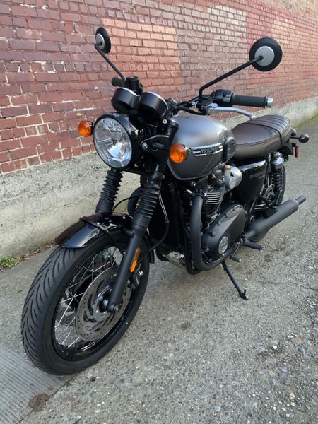 2025 Triumph BONNEVILLE T120 BLACK