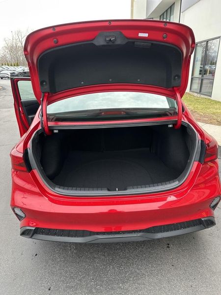 2024 Kia Forte LXSImage 12