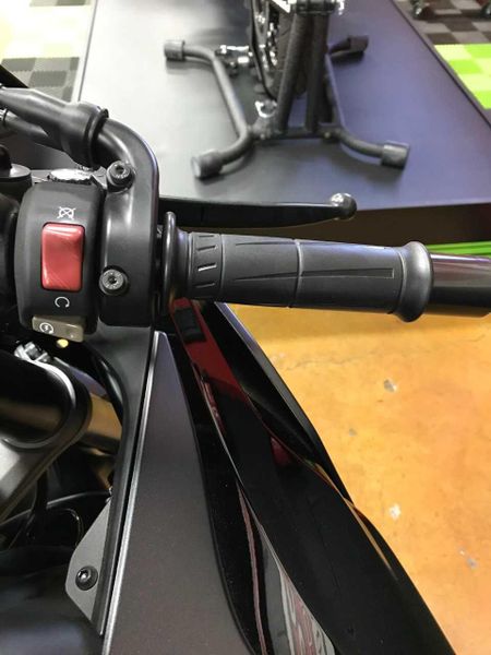 Used 2024 Kawasaki Ninja ZX-6R Base Image 8