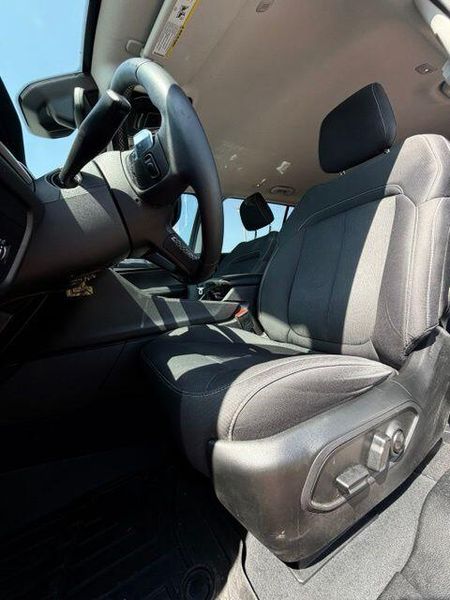 Used 2023 Jeep Grand Cherokee L LaredoImage 10
