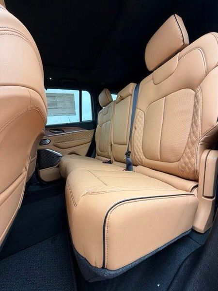 New 2027 Jeep Grand Cherokee Summit 4x4Image 11