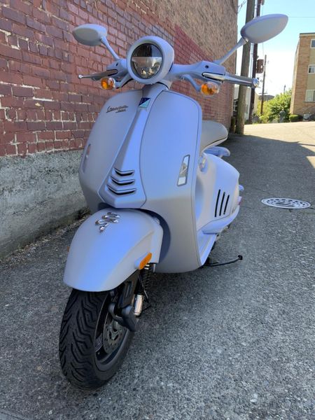2025 Vespa 946 SNAKE 