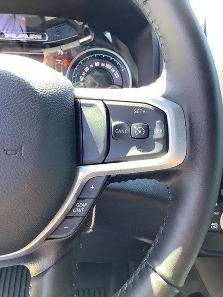 2022 RAM 1500 Big Horn Crew Cab 4x4 5