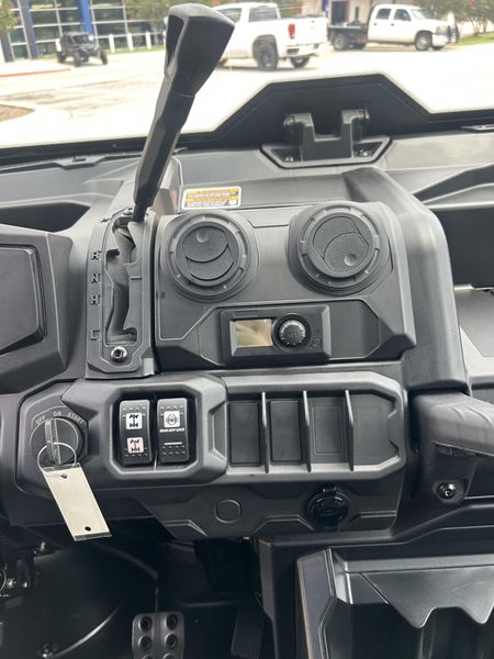 New 2026 Can-Am DEFENDER DPS MAX CAB HD10 Image 14