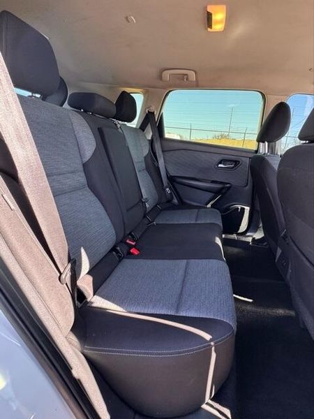 Used 2023 Nissan Rogue SVImage 14