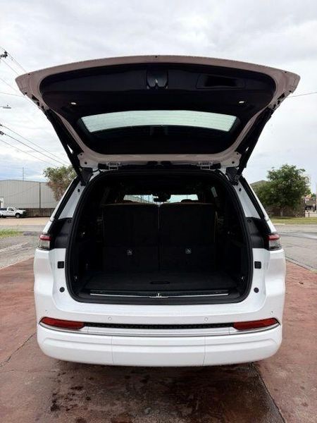 New 2027 Jeep Grand Cherokee L Summit 4x4Image 6