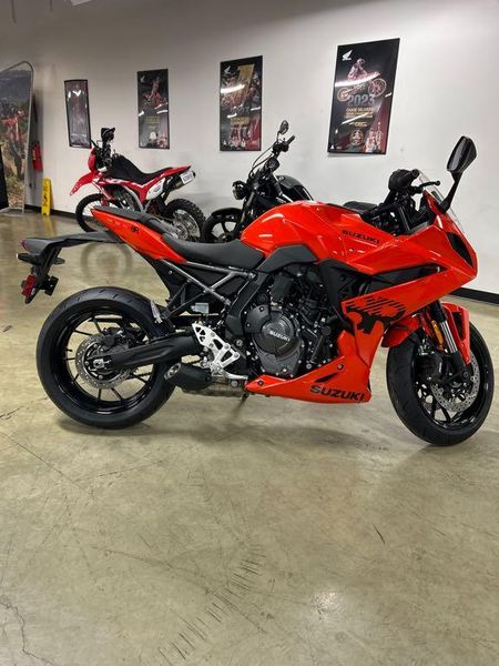 New 2026 Suzuki GSX 8R Image 2