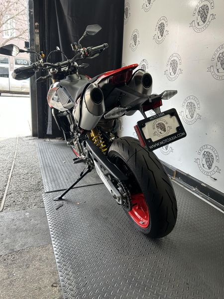 2025 Ducati HYPERMOTARD 698 RVE