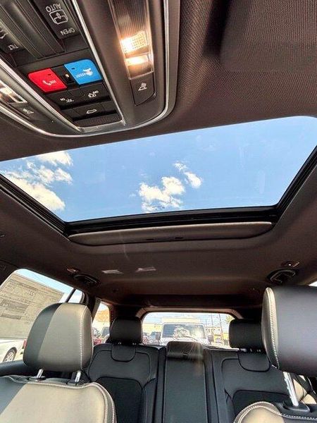 New 2027 Jeep Grand Cherokee Laredo Altitude 4x4Image 18