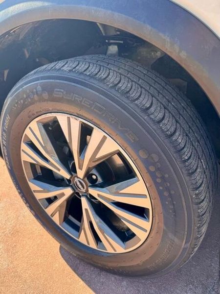 Used 2023 Nissan Rogue SVImage 17