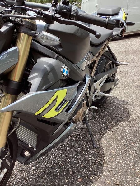 2024 BMW S 1000 R