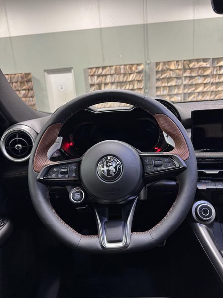 New 2025 Alfa Romeo Tonale Intensa Hybrid EawdImage 11