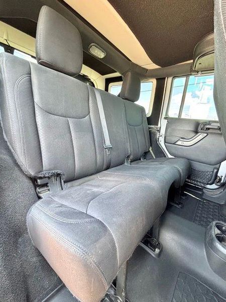 Used 2016 Jeep Wrangler Unlimited SportImage 17