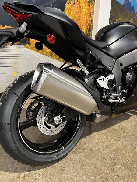 New 2025 Kawasaki NINJA ZX-10R ABS Image 17