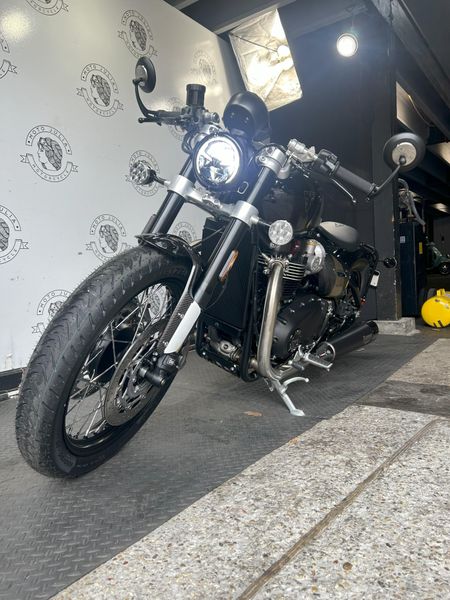2025 Triumph BONNEVILLE BOBBER TFC 