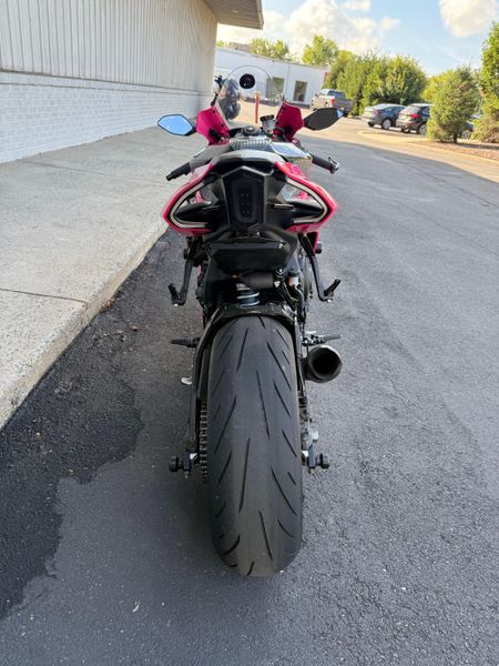 2021 Yamaha YZF-R1Image 4