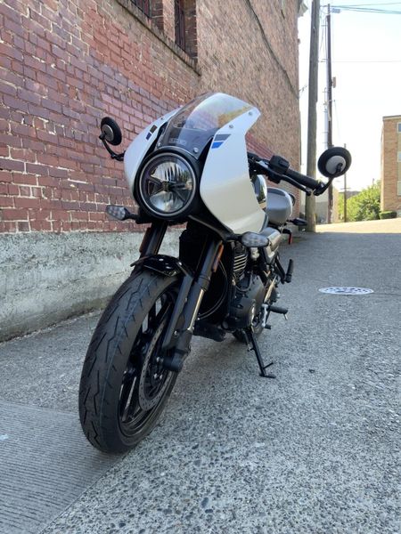 2026 Triumph THRUXTON 400
