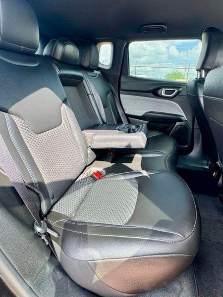 Used 2025 Jeep Compass LatitudeImage 14