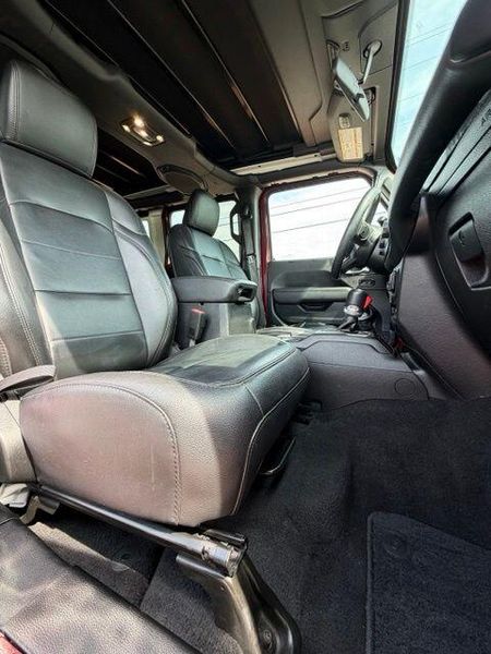 Used 2021 Jeep Wrangler Unlimited Sahara AltitudeImage 13