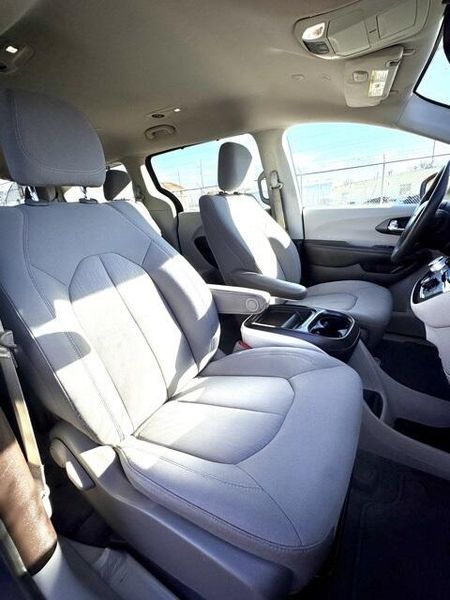 Used 2021 Chrysler Pacifica TouringImage 15