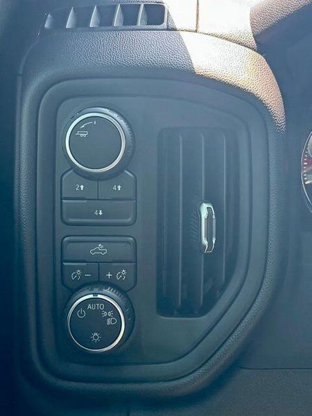 Used 2025 Chevrolet Silverado 3500HD Image 21