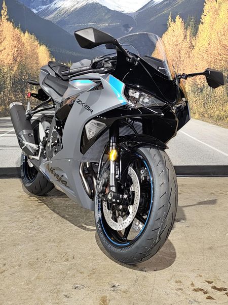 2025 Kawasaki NINJA ZX-6R Image 8
