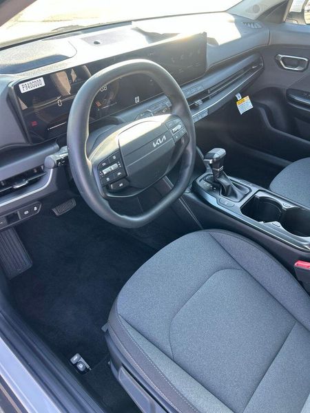 Used 2025 Kia K4 LXSImage 11