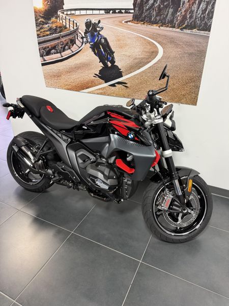 New 2026 BMW R1300R DEMO 