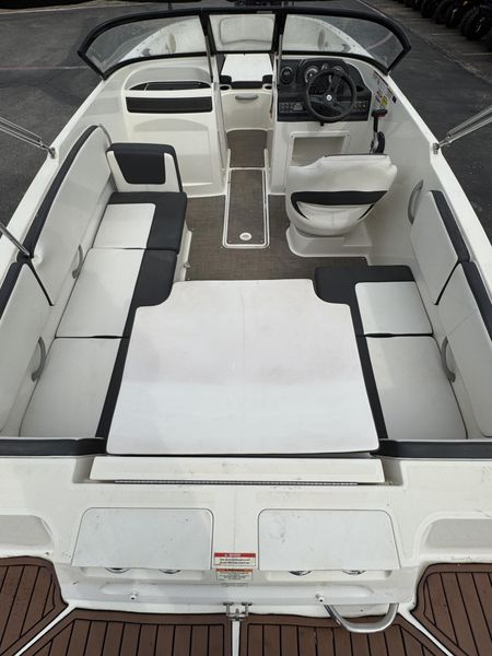 2019 BAYLINER VR4 Image 12