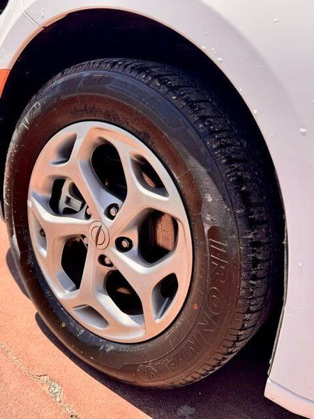 Used 2023 Chrysler Pacifica LimitedImage 20