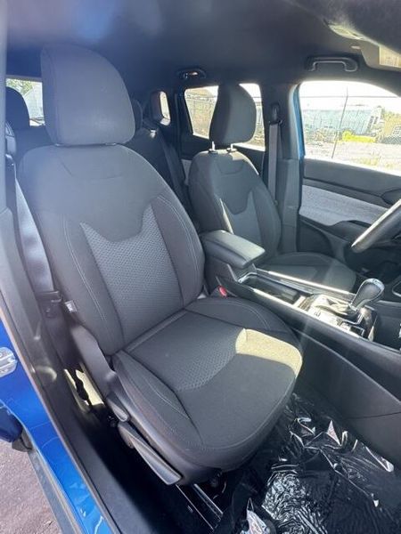 Used 2025 Jeep Compass SportImage 13