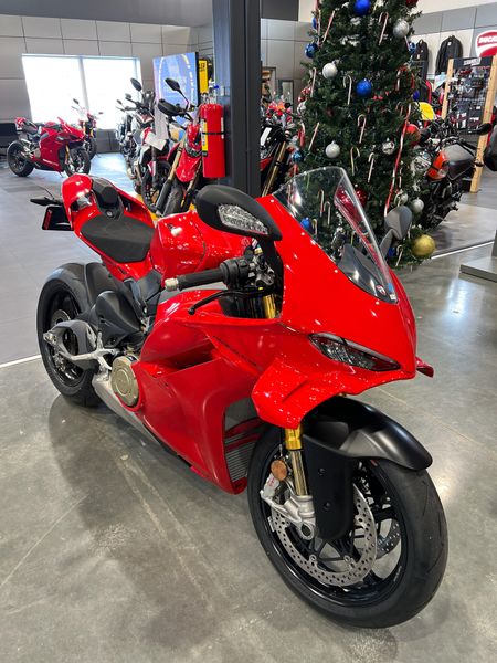 2025 Ducati Panigale V4 S Image 2