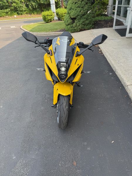 2024 Suzuki GSX-8RImage 3