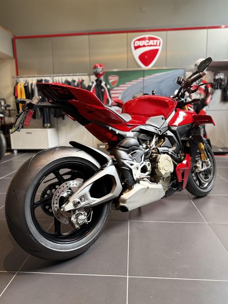 New 2026 Ducati STREETFIGHTER V4S 