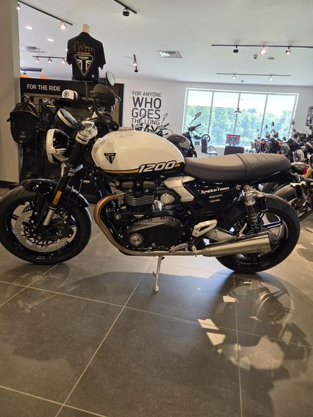 New 2026 Triumph Speed Twin 1200 Base Image 3